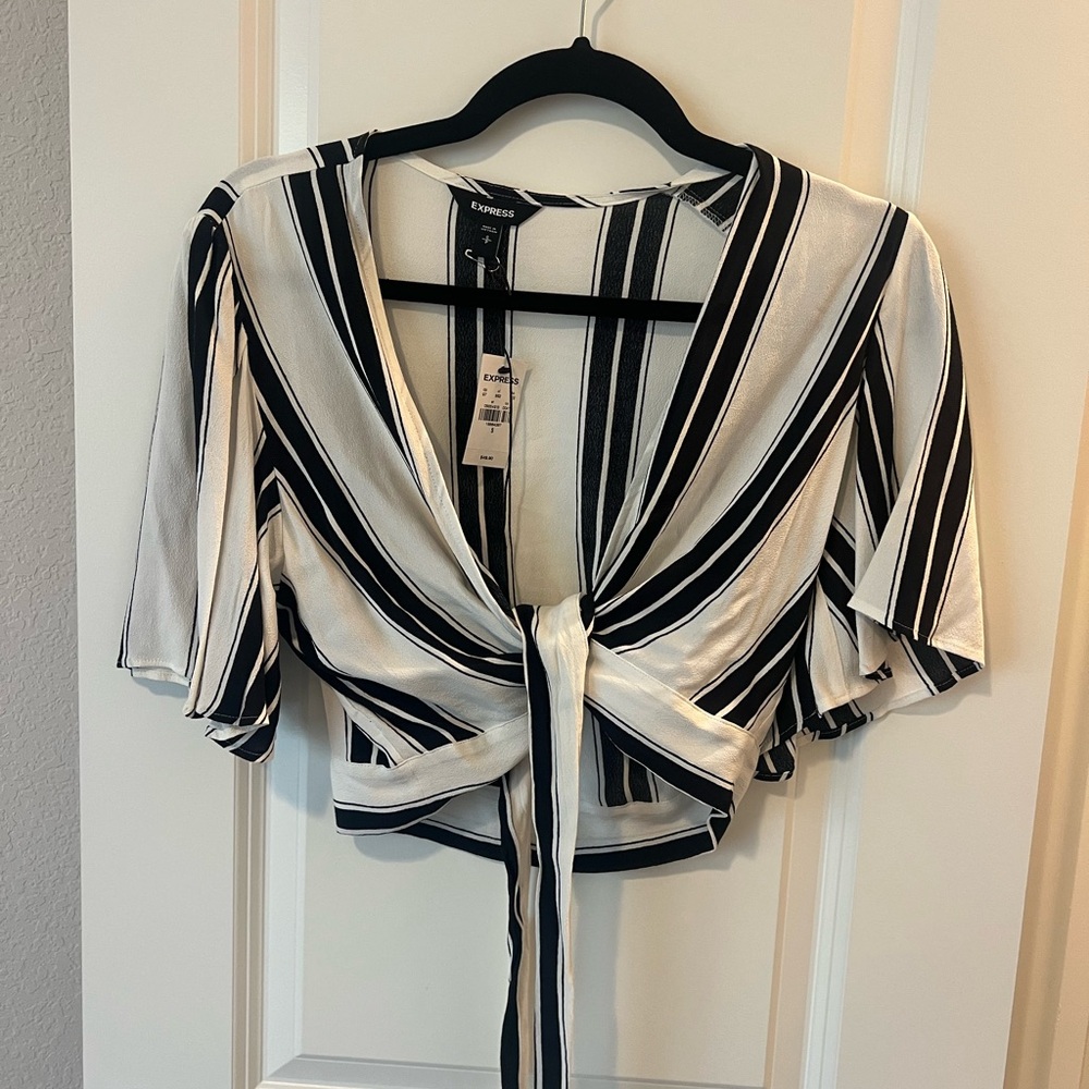Express Black and White Flutter Sleeve Crop Blouse